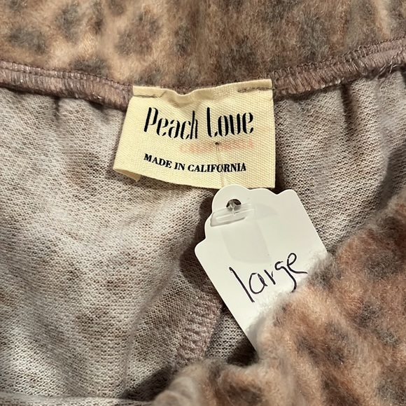NWT matching lounge blush leopard sweater and pant - Picture 9 of 11